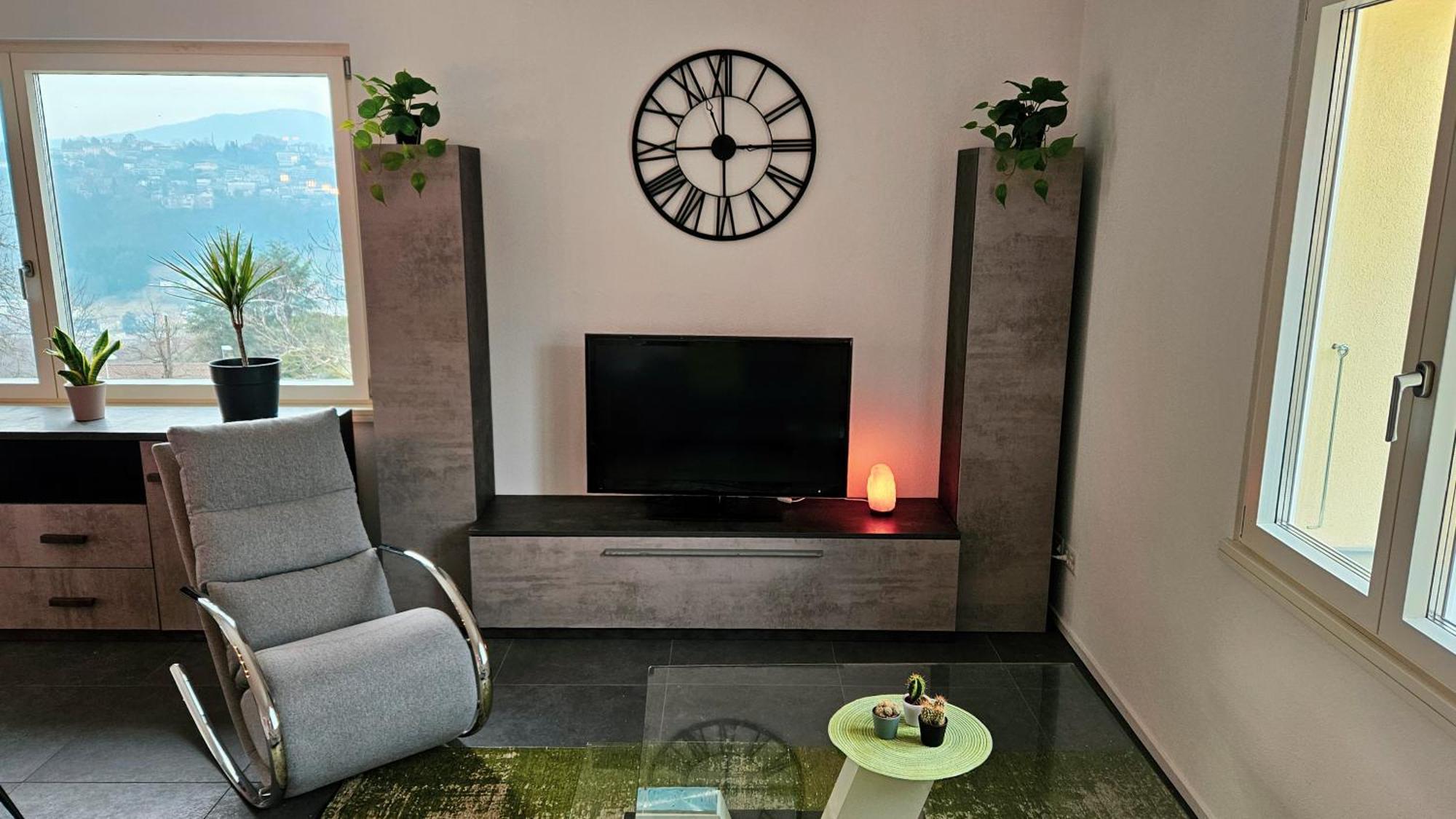 Bellavista Apartment With Free Parking Lugano Bagian luar foto